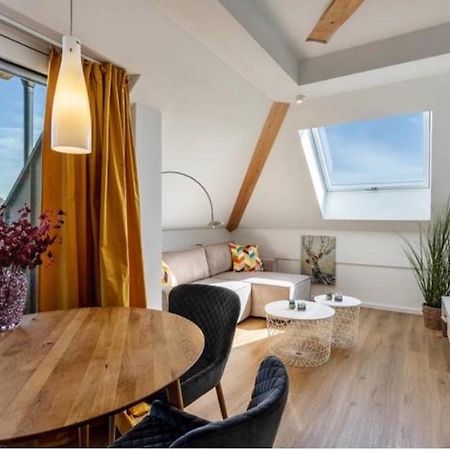 Terralpin Apartments - Charmante Dg Wohnung Mit Balkon Bruckmühl Exterior foto